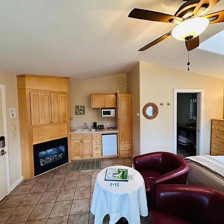 The Inn At Shasta Lake Lakehead Exterior photo