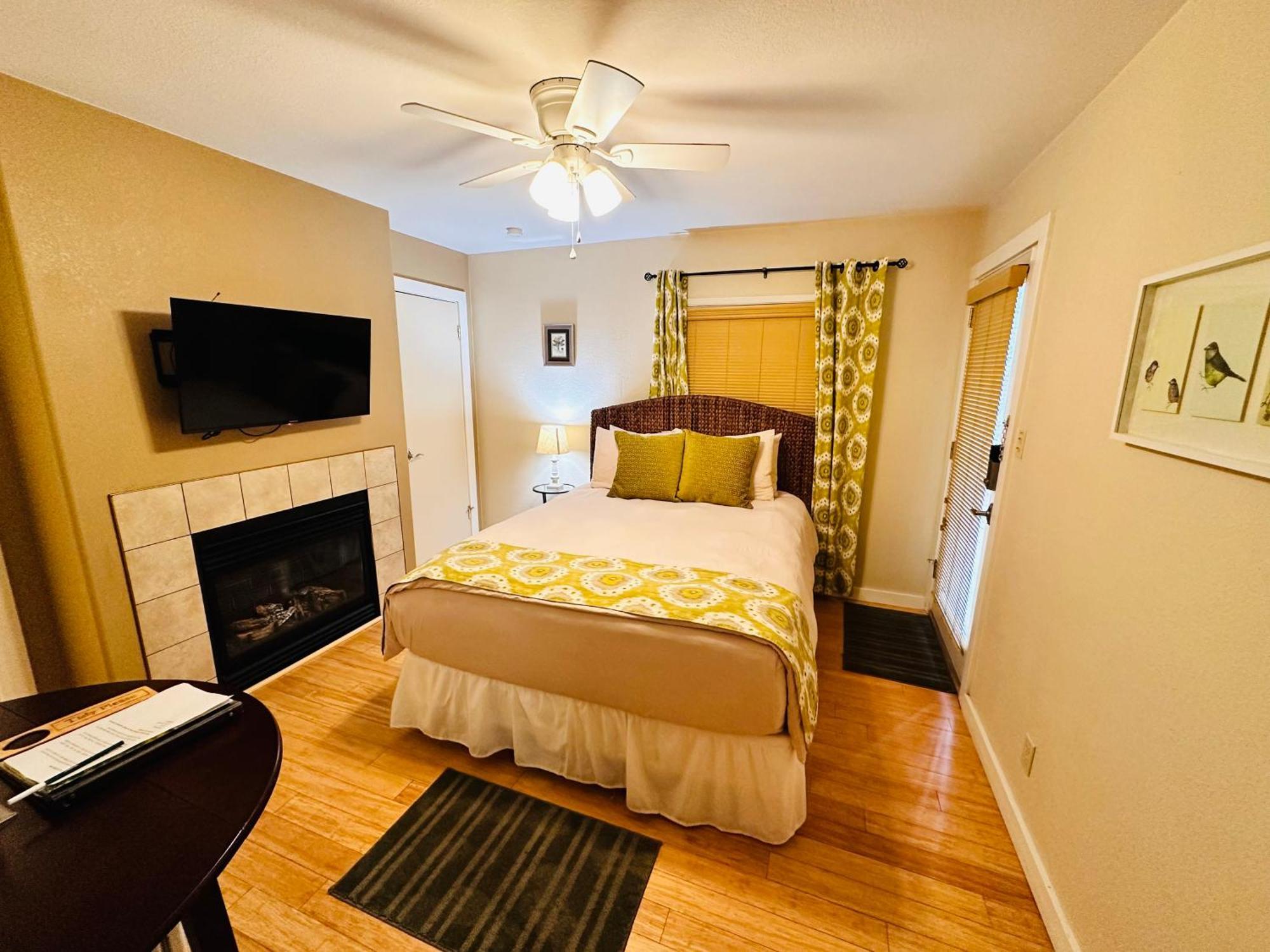 The Inn At Shasta Lake Lakehead Exterior photo