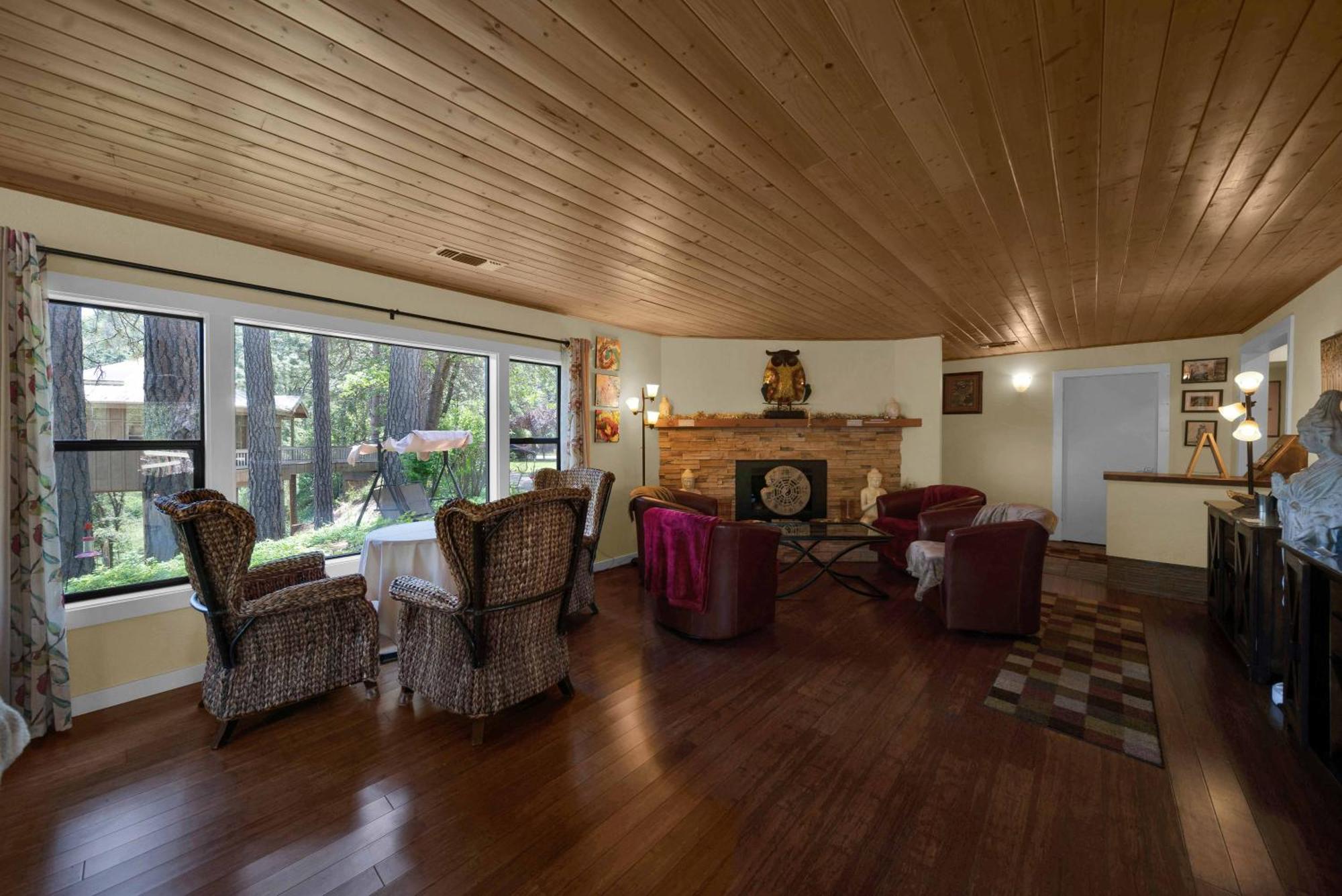 The Inn At Shasta Lake Lakehead Exterior photo